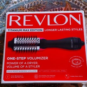 Revlon One step volumizer